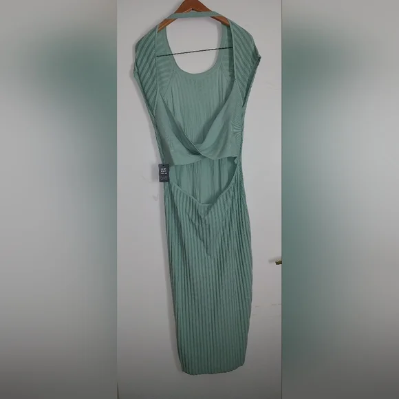 Express midi sweater dress - Picture 5 of 6